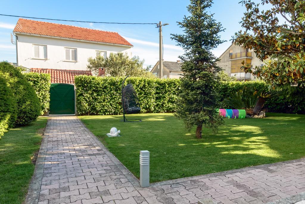 Kuca Za Odmor Kuzmanic Villa คาชเตลา ภายนอก รูปภาพ