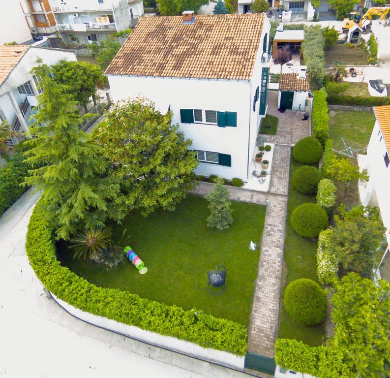 Kuca Za Odmor Kuzmanic Villa คาชเตลา ภายนอก รูปภาพ